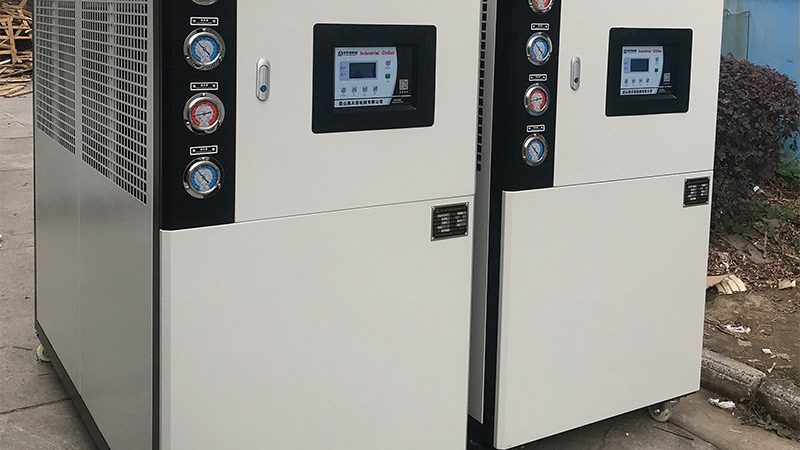 以下是一些小型冷库工程施工团队的推荐，供您参考：